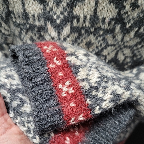 Vintage 1990s Woolrich wool grey and white snowflake knit sweater - Picture 11 of 13